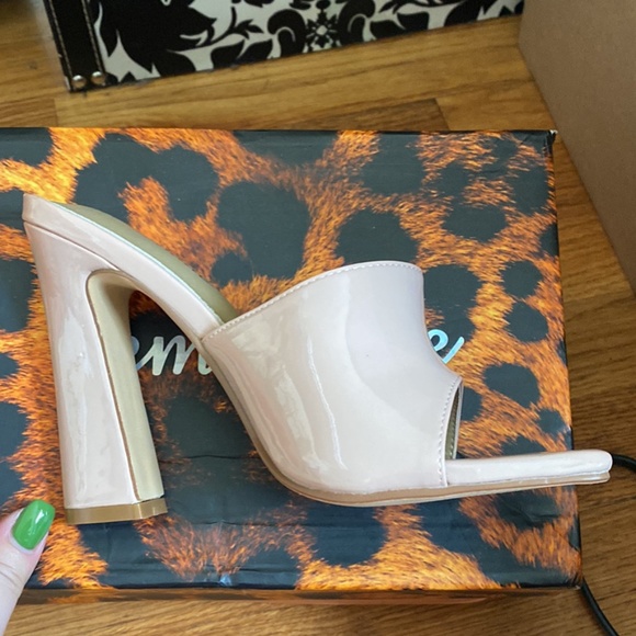 Shoes - Picture 2 of 3